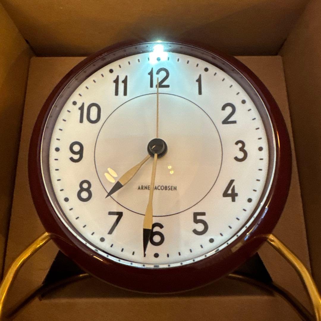 AJテーブルクロック バーガンディ Arne Jacobsen Clocks | アルネ