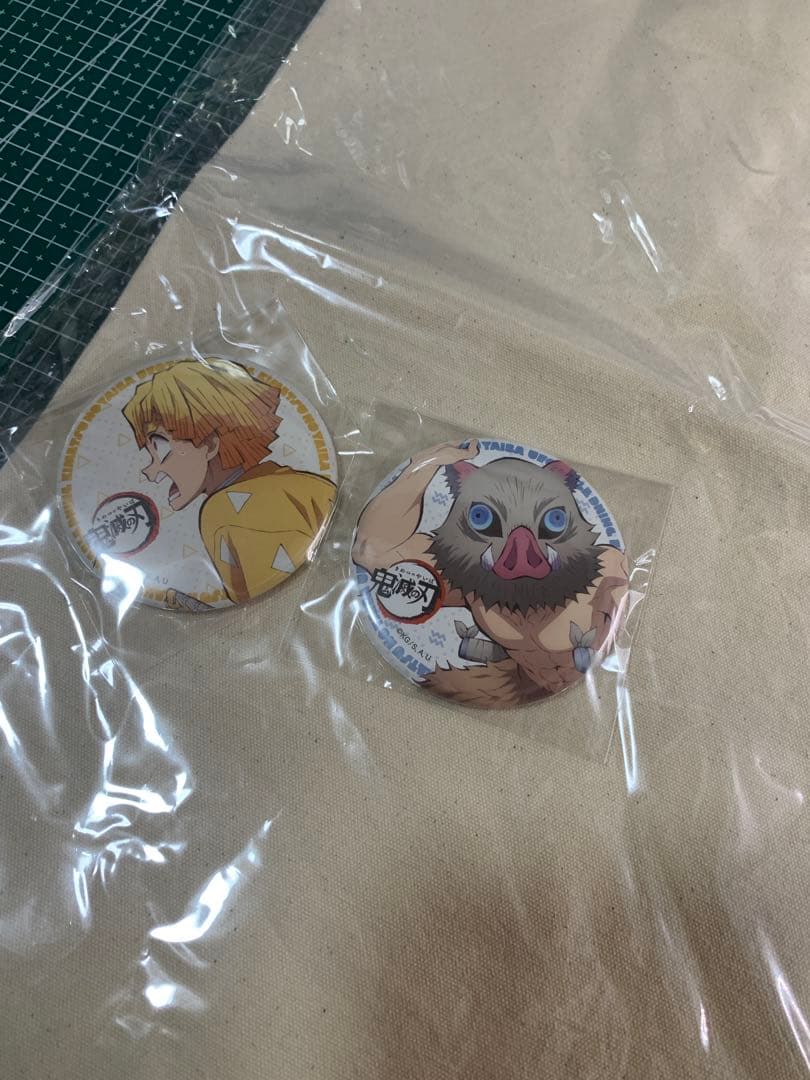 鬼滅の刃　ショッピングバッグ　缶バッジ付き　我妻善逸　嘴平伊之助