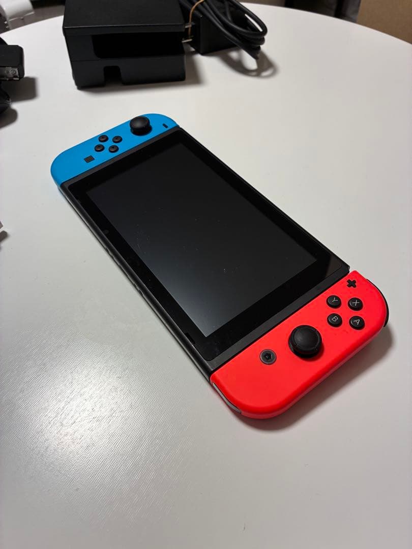 ✨【美品】✨　Nintendo Switch 本体　備品付　ケース付