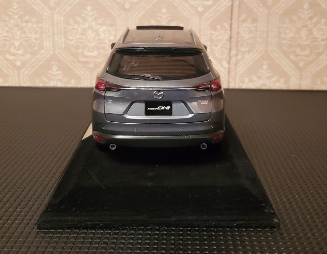 良品 1/18 マツダMazda CX-8 ミニカー フィギュア