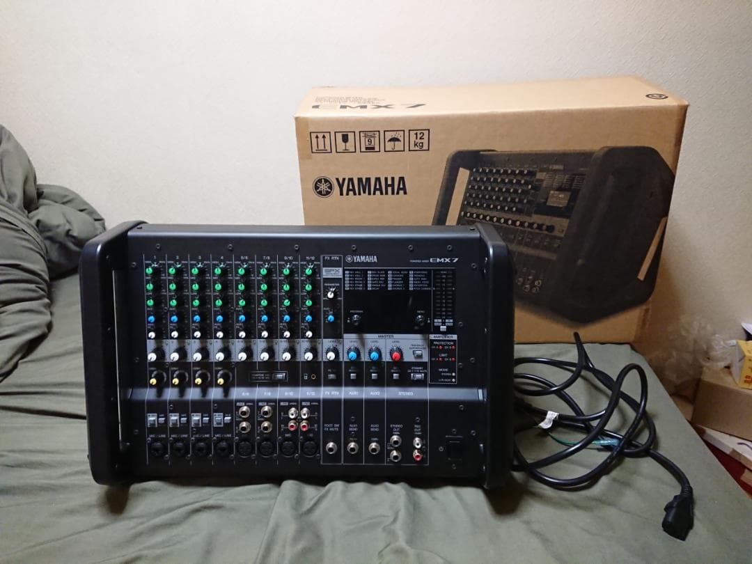 YAMAHA EMX7 　パワードミキサー