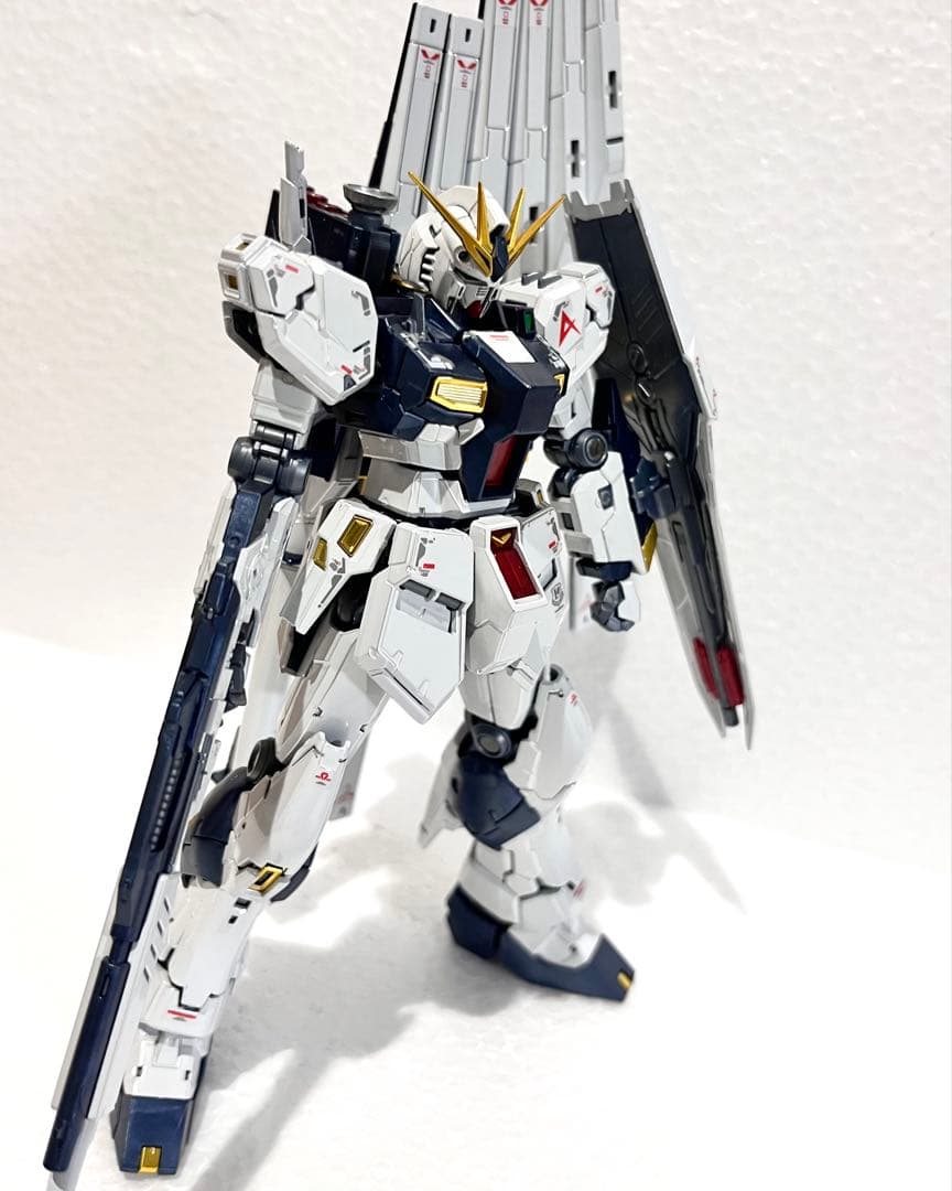 1/144 RG νガンダム チタニウムフィニッシュ 完成品