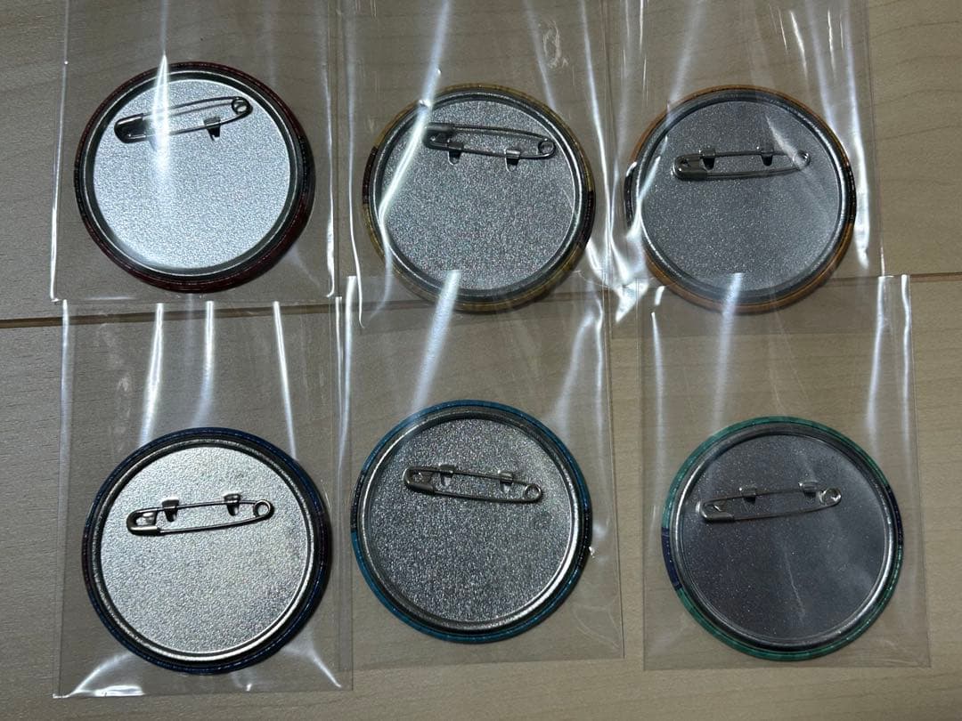 鬼滅の刃　成田アニメデッキ　紙飛行機ver　缶バッジ　6種　セット