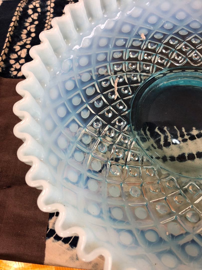 セール‼️断捨離逸品 縁波形フリル ブルーオパールセントボウル