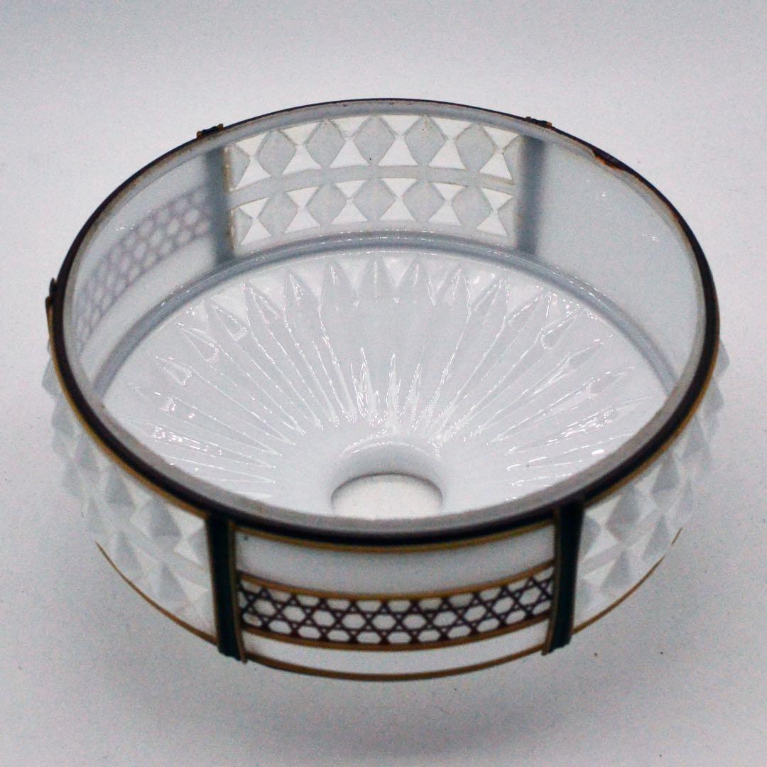 昭和レトロ電笠 乳白ガラスプレスガラスセル巻き幾何学 戦前〜昭和初期