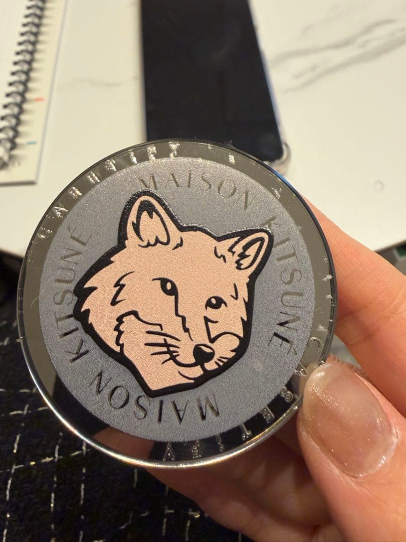 iPhone17限定ver. メゾンキツネCASETiFYのケース(グリップ付き - メルカリ