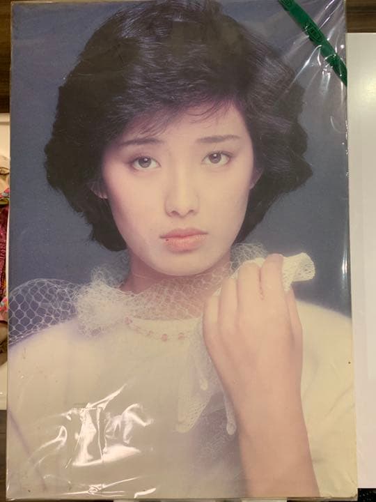山口百恵 ポスター？ Amazon.co.jp: 山口百恵 ポスター 2枚 : おもちゃ