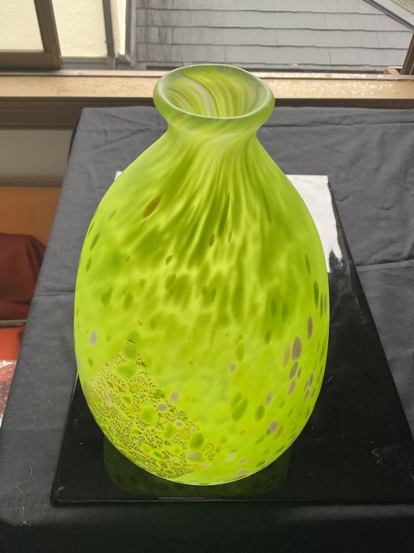 藤田喬平 美しい「新緑色吹雪紋花瓶」