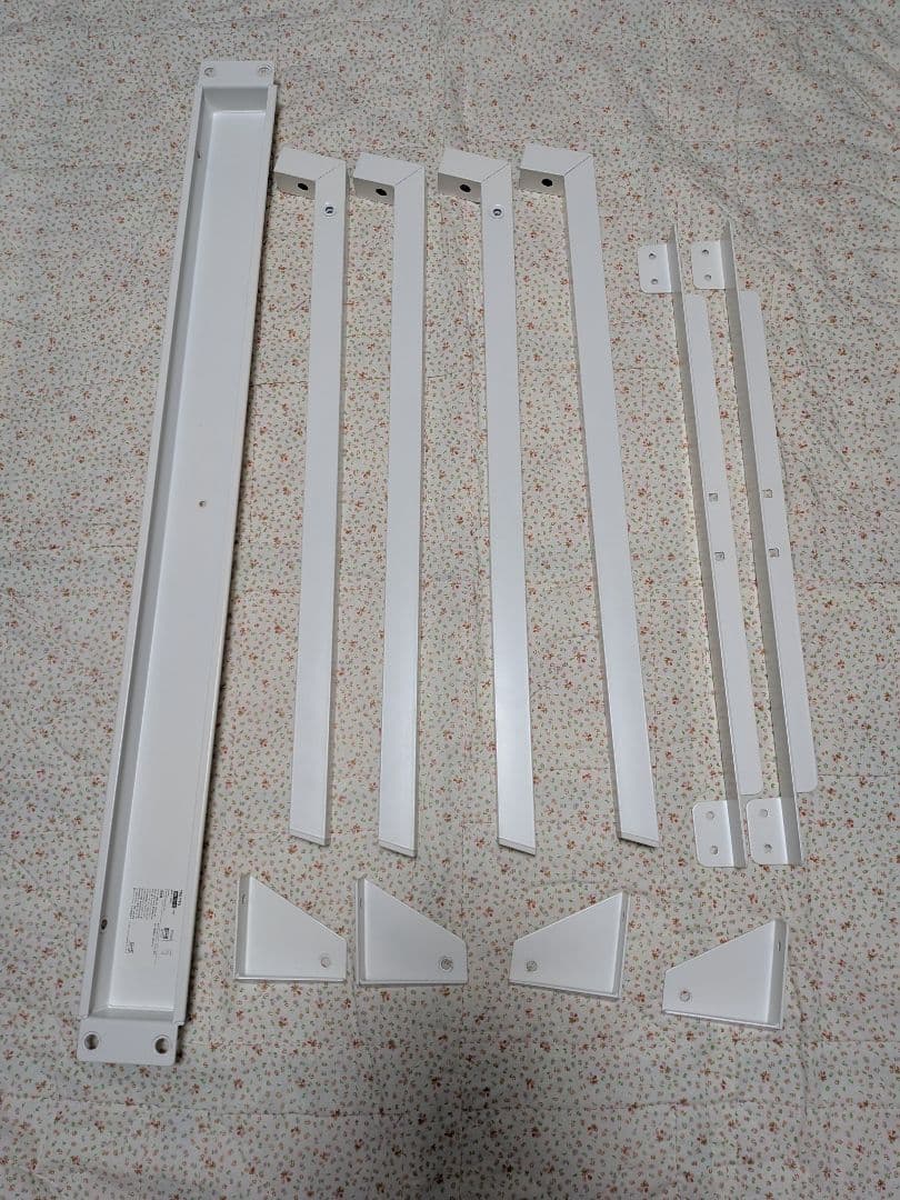 【送料込み】美品　IKEA デスク　トロッテン　幅120 × 奥行60×高さ75