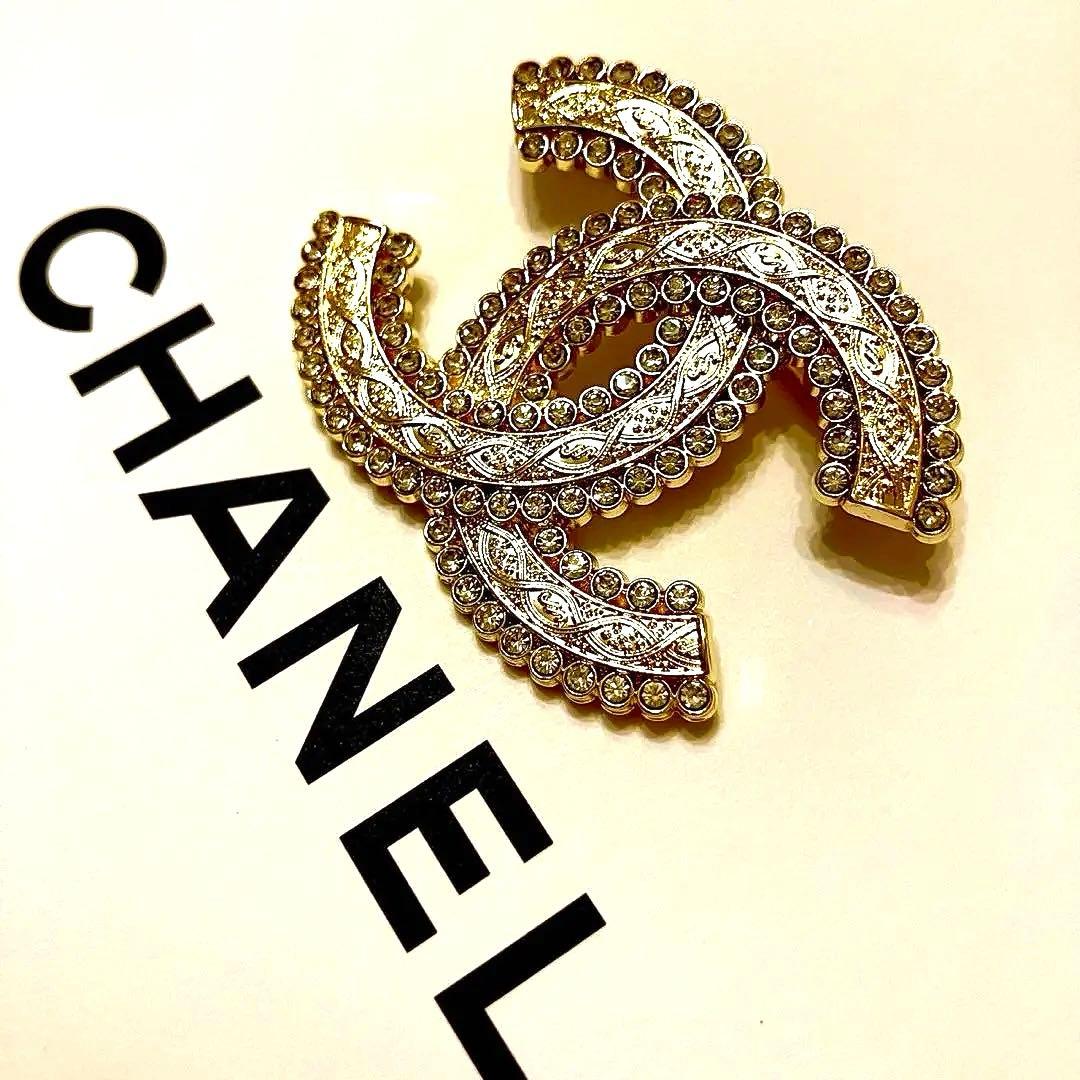 CHANEL CCロゴ ゴールド クリスタルブローチ ノベルティ - メルカリ