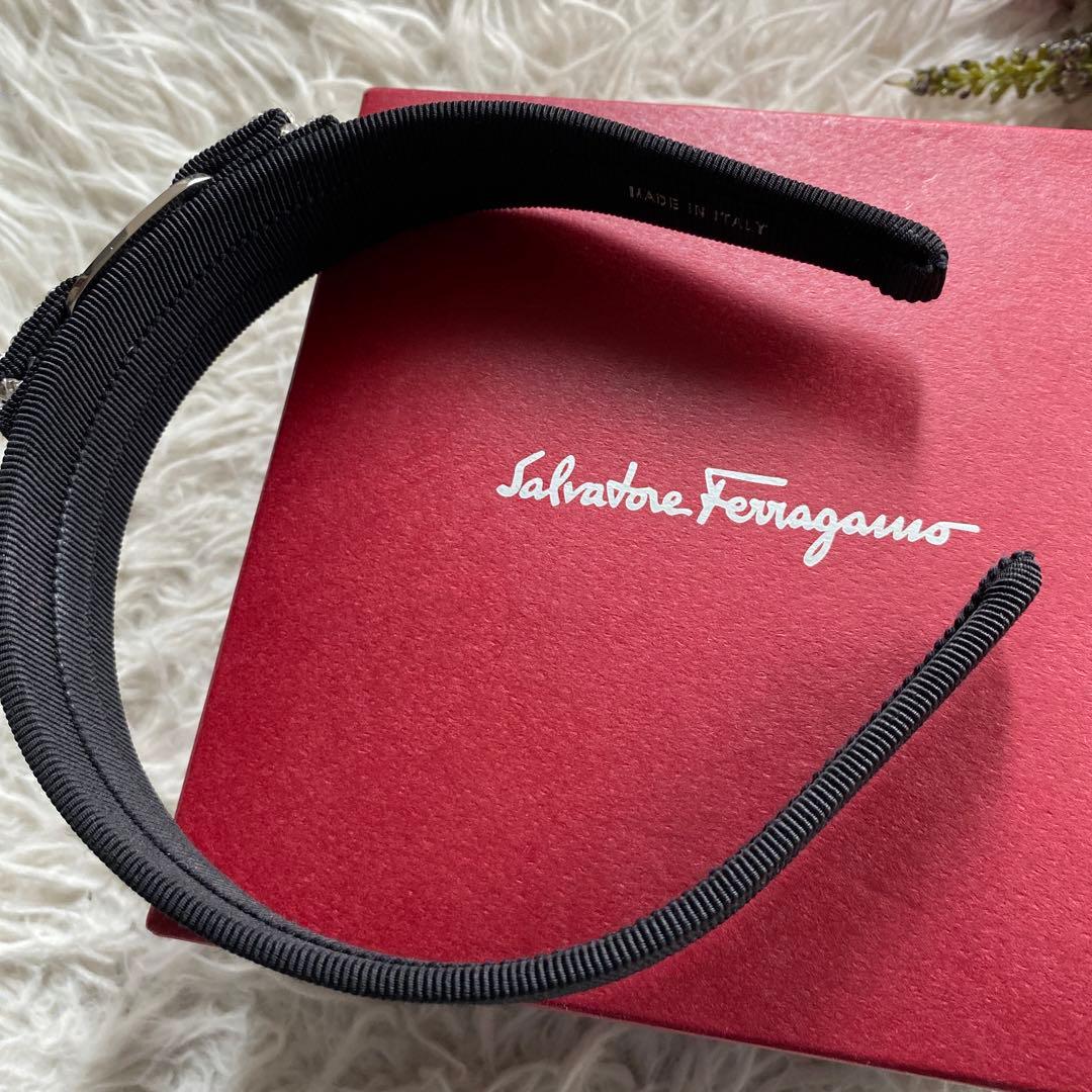 フェラガモ Salvatore Ferragamo カチューシャ ヴァラ・リボン
