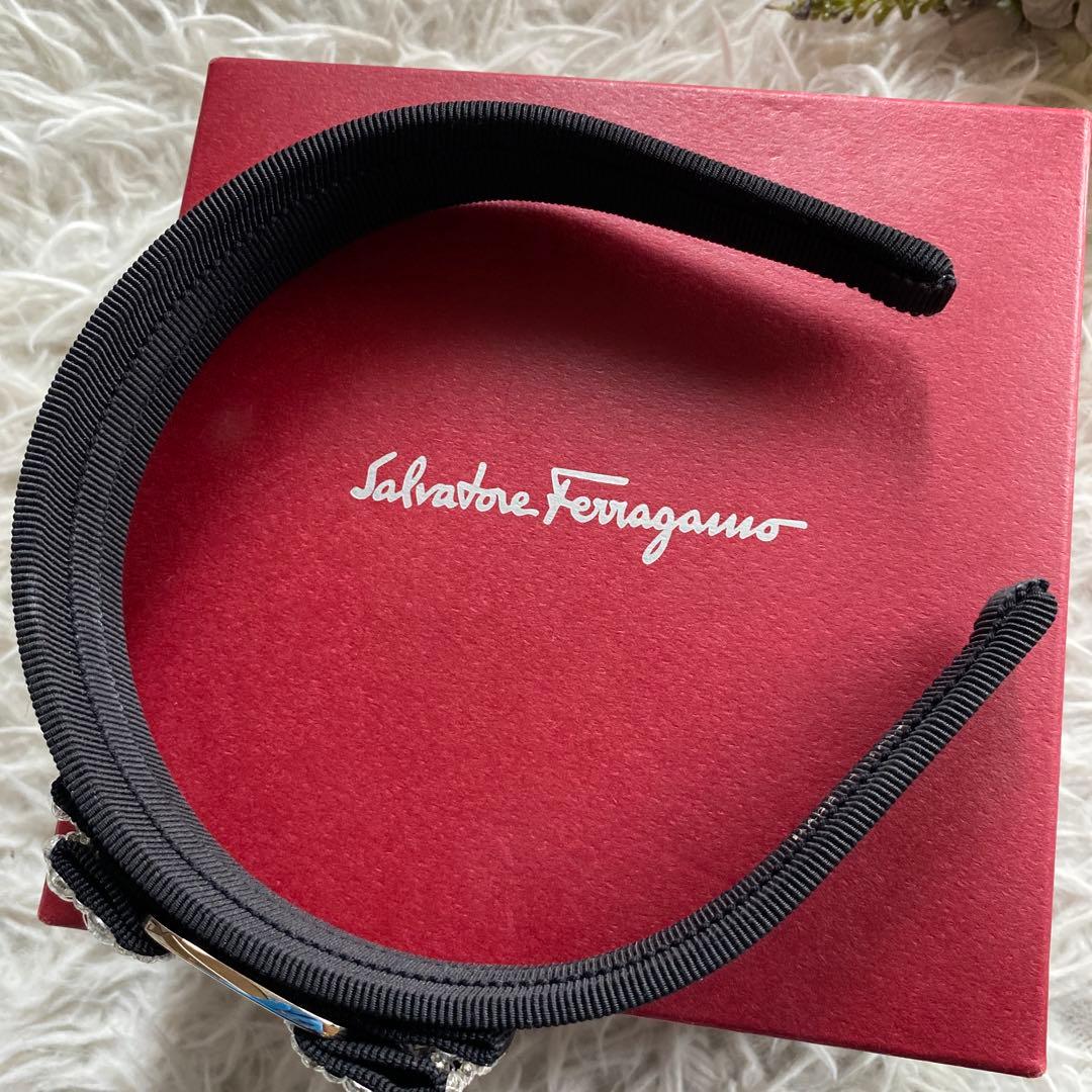 フェラガモ Salvatore Ferragamo カチューシャ ヴァラ・リボン