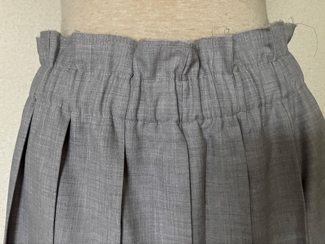 コムデギャルソン ライトグレー プリーツスカート ウエストゴム仕様