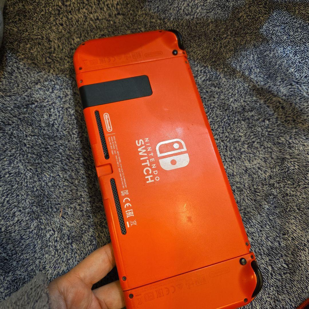 レッド Nintendo Switch 本体　中古