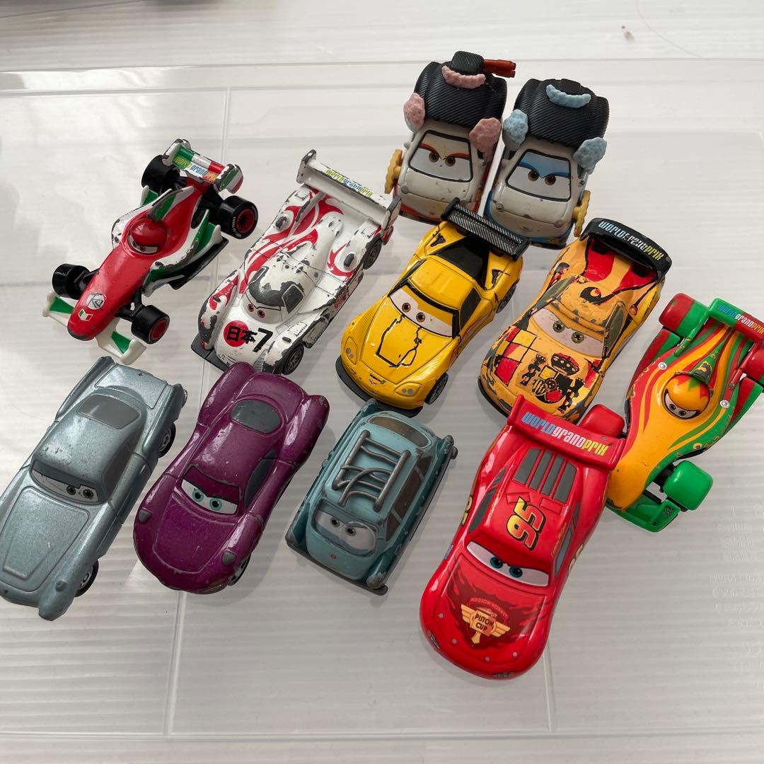 カーズ トミカ カーズ2 レーサー マテル 芸者ガールズ オクニとシゲコ