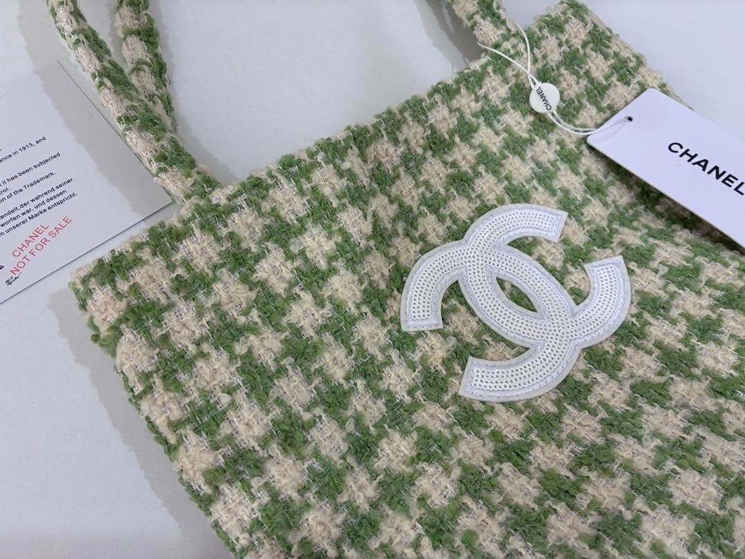 ちょび娘　CHANEL グリーン ツイード トートバッグシャネルノベルティ