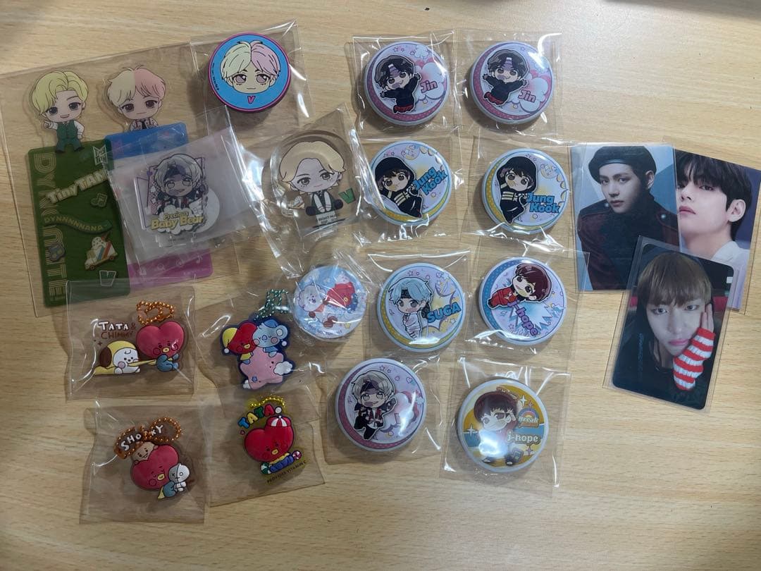 BTS V キムテヒョン テテ トレカ 缶バッチ TATA ジョングク - メルカリ