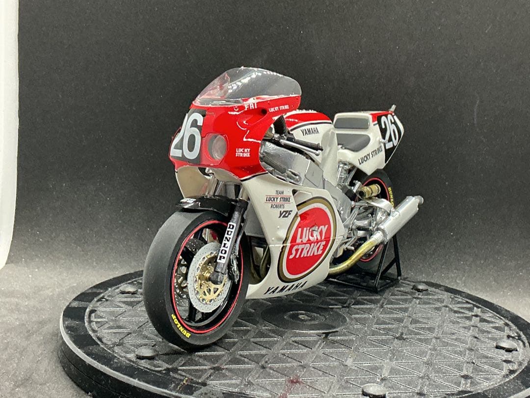 ⑤ヤマハYZF750コシンスキー&レイボーン組 鈴鹿8耐 プラモデル完成品