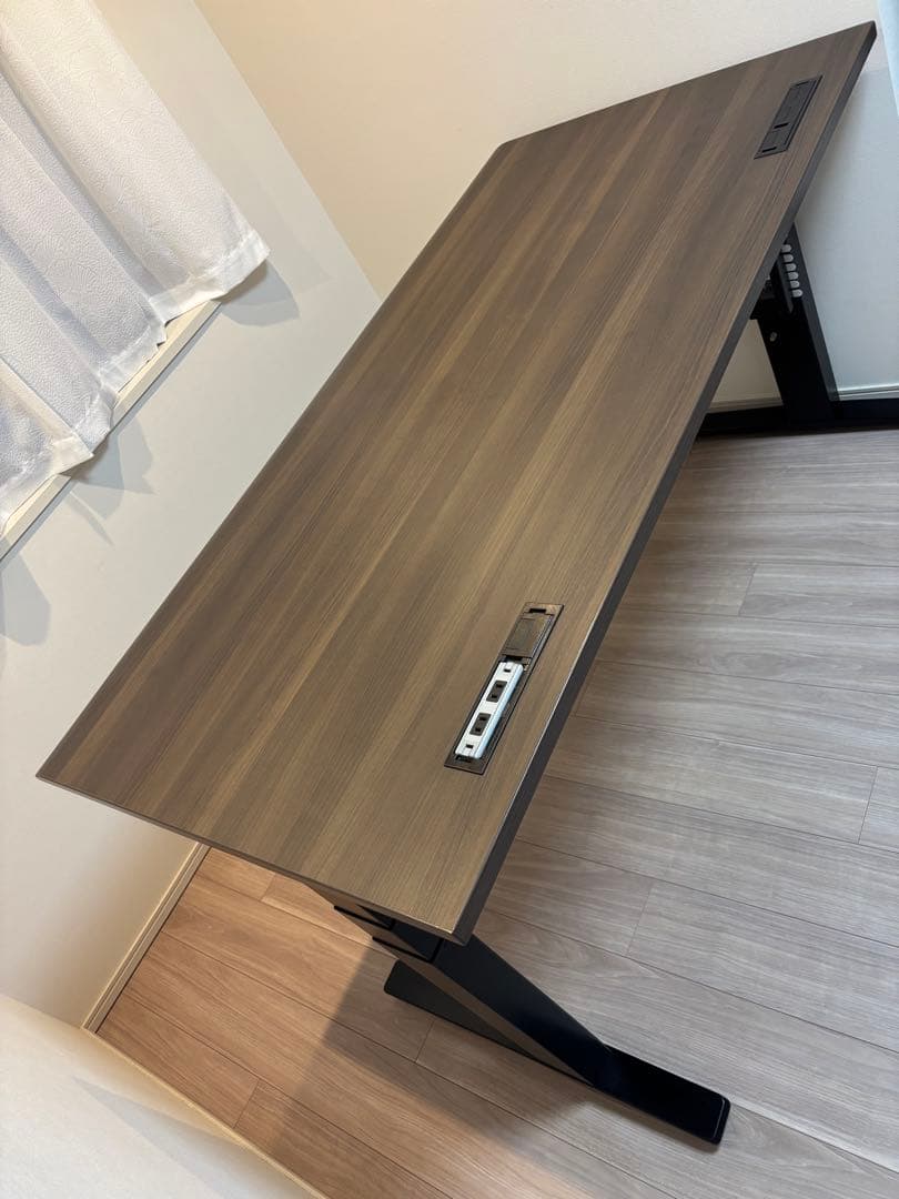 オカムラ 電動昇降デスクSwift スイフト 幅155×奥行77.5cm 20万