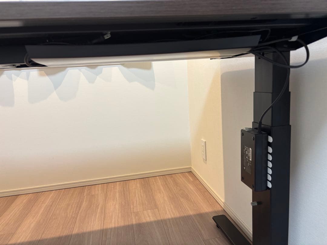 オカムラ 電動昇降デスクSwift スイフト 幅155×奥行77.5cm 20万