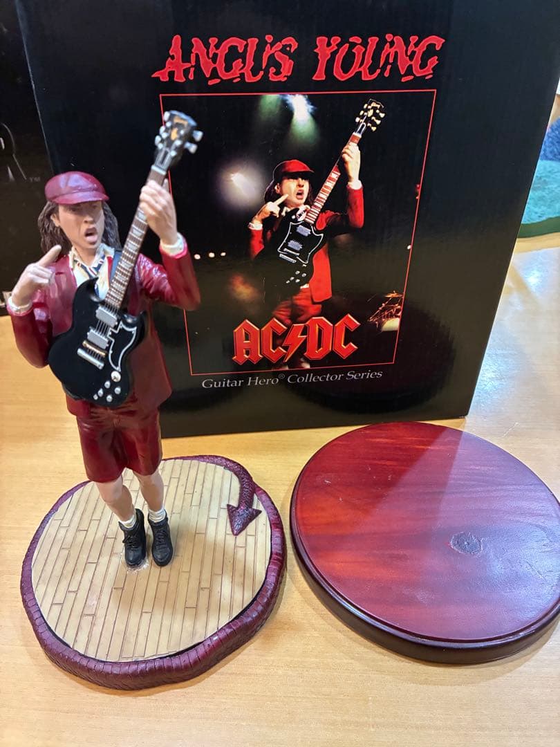 AC/DC アンガス ヤング スタチュー　フィギュア　ANGUS YOUNG
