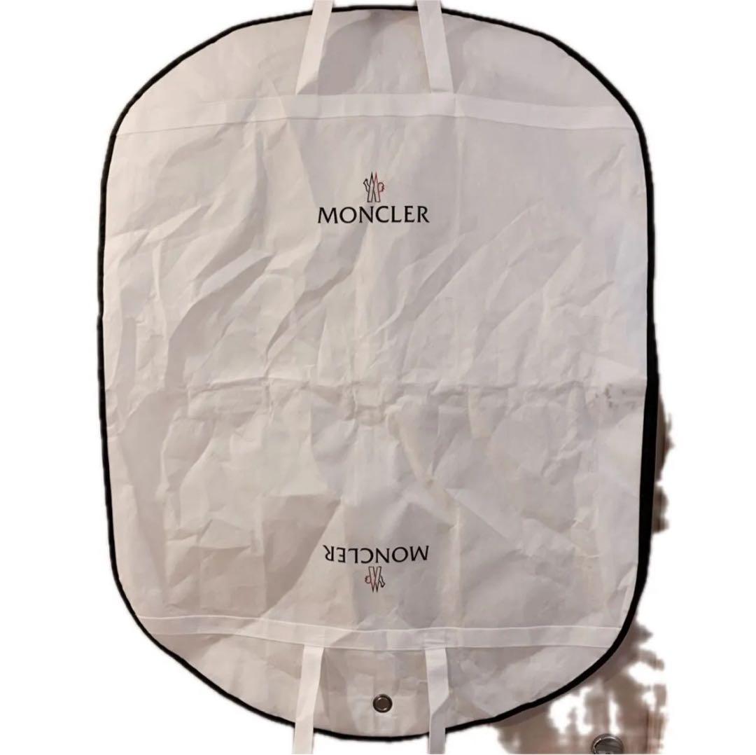 MONCLER ホワイト ガーメントバッグ - メルカリ