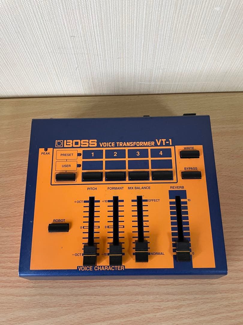 Boss VT-1 ボイストランスフォーマー BOSS VT-1 Voice Transformer | Vintage Synth Explorer