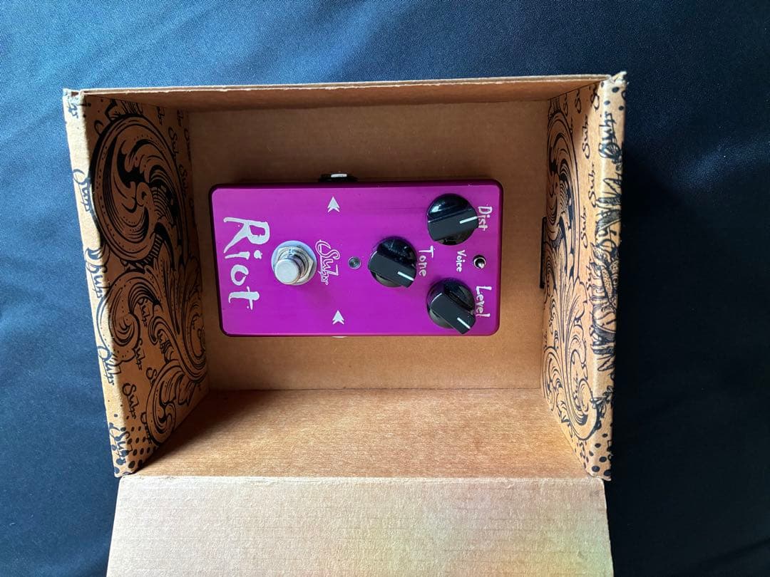 Suhr Riot ハイゲインディストーションペダル