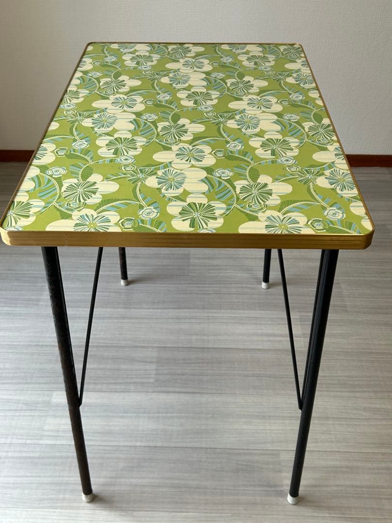 昭和レトロ　ポップ　花柄　鉄脚テーブル　ヴィンテージ　作業台　ダイニング　机