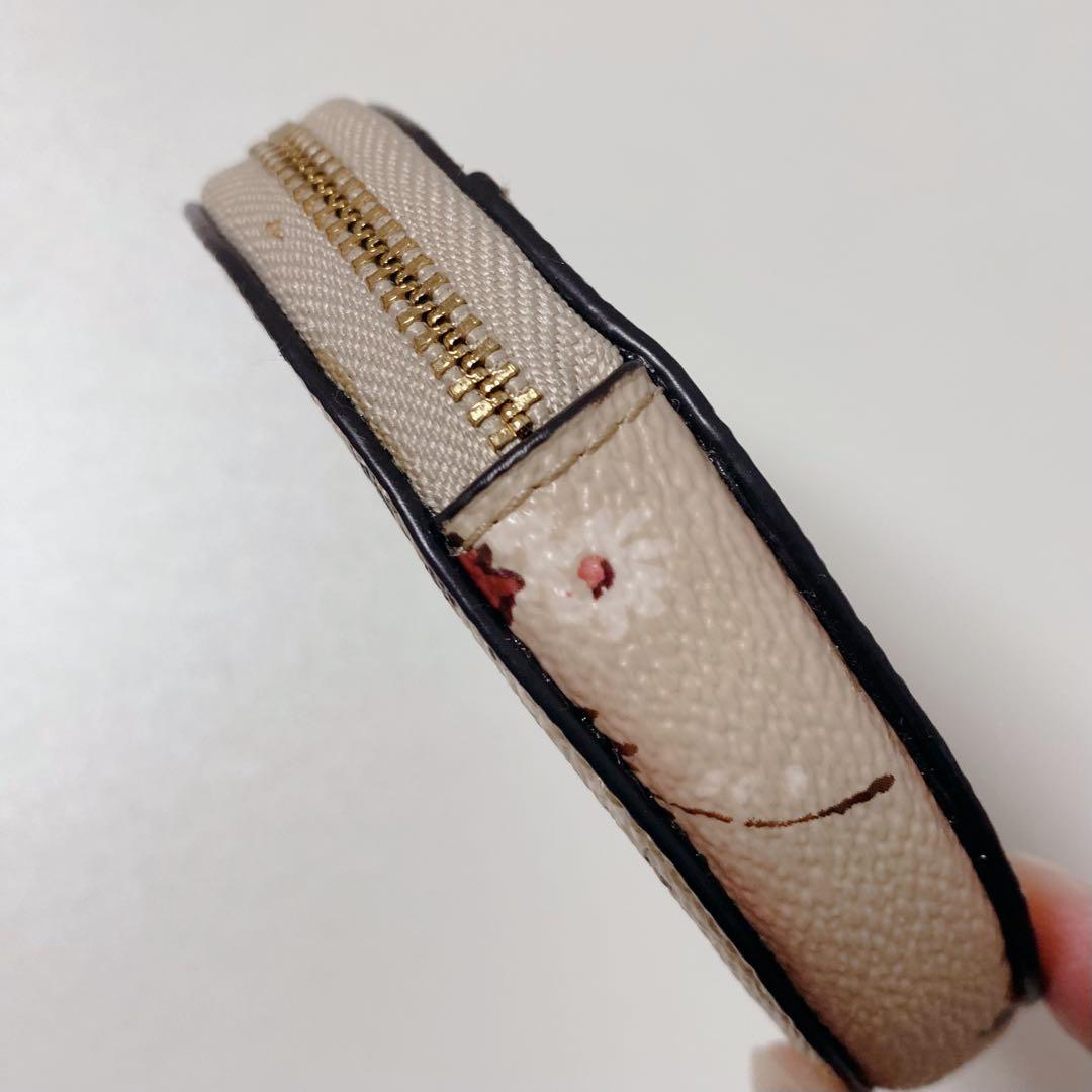 【新品未使用】COACHコーチ★丸型ラウンドケース★花柄フラワー★ベージュ