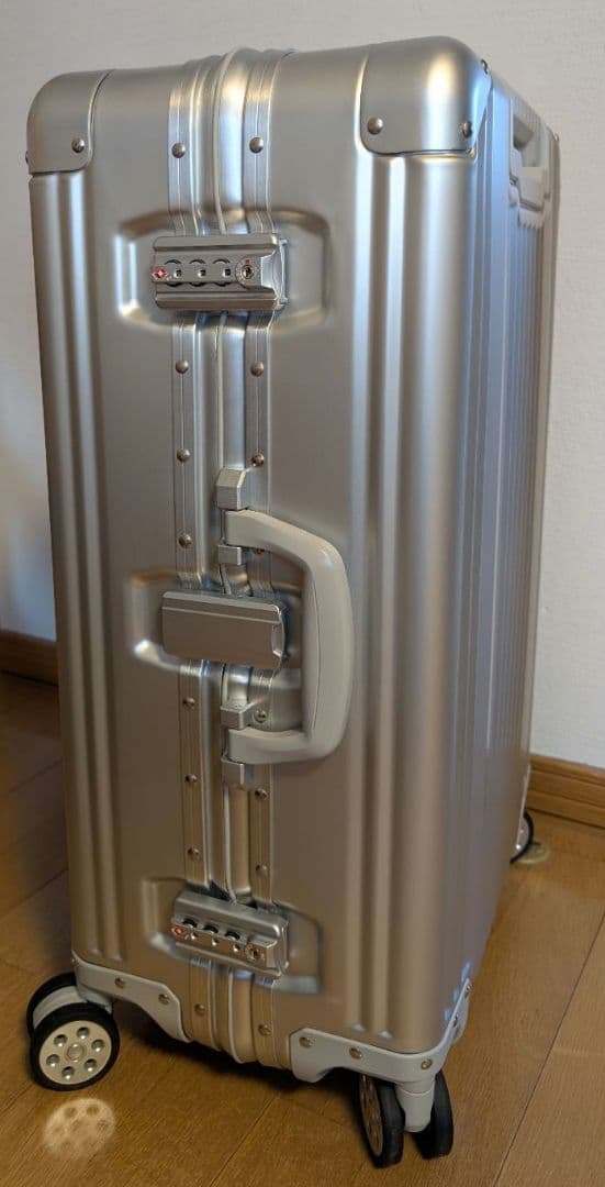 本日お値引【新品未使用】メルセデス・ベンツのキャリーケース65L