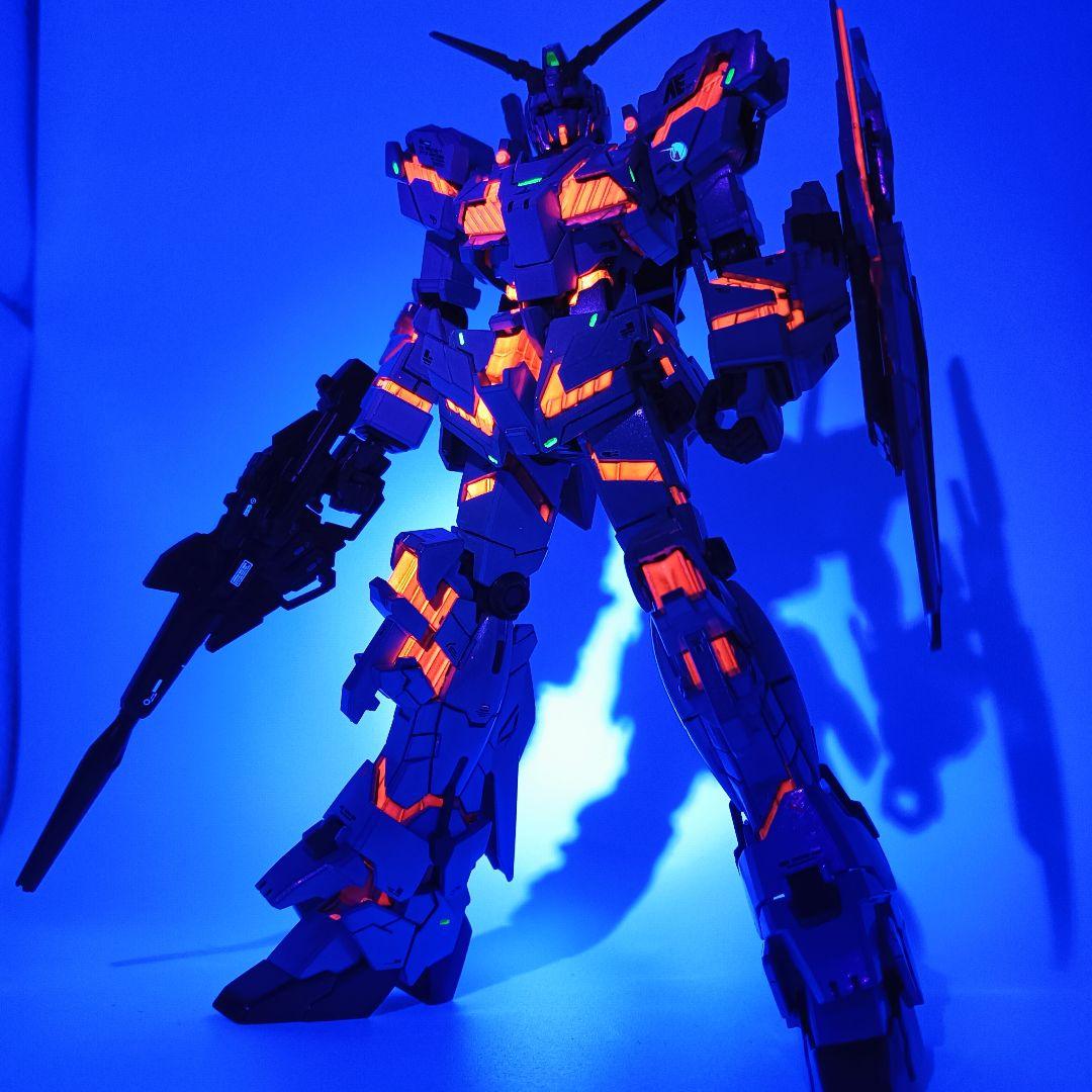 HGユニコーンガンダム、チタニウムフィニッシュ風全塗装完成品