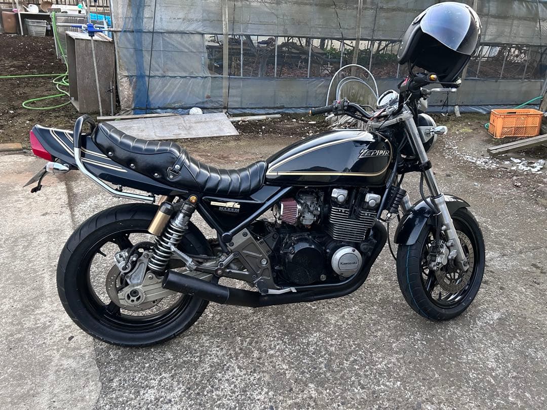 最終値下げ】ゼファーχ 純正 タンク ゼファー400 黒金 ゼファーX