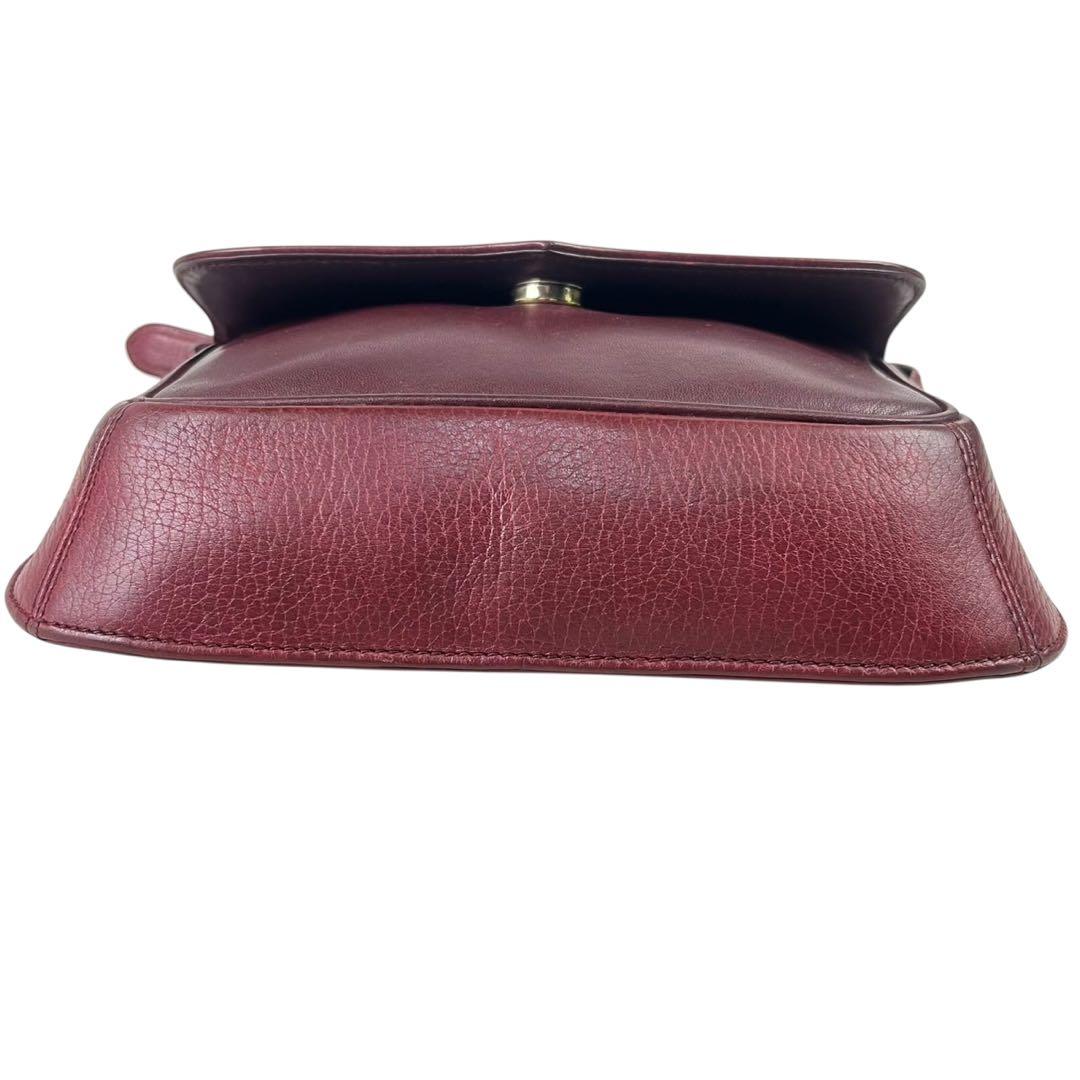 カルティエ　ショルダーバッグ　レザー　マストライン　斜め掛け　ロゴ金具