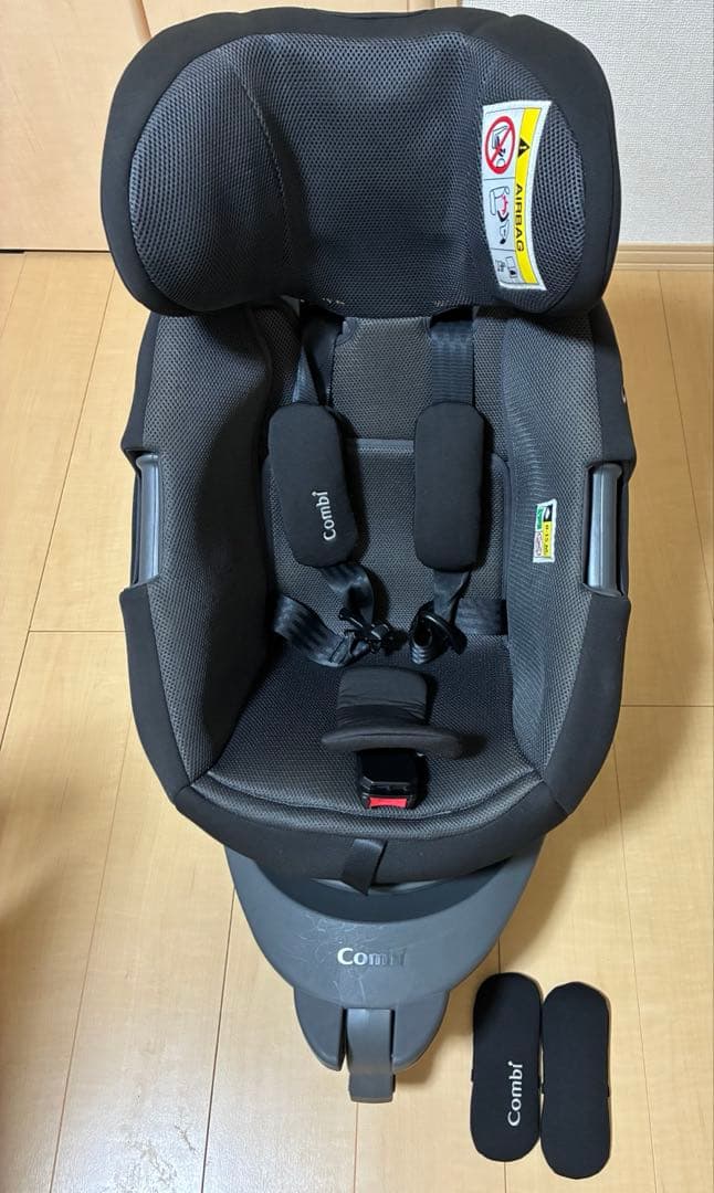 Combiチャイルドシート THE S、isofix、エッグショック、回転式 楽天