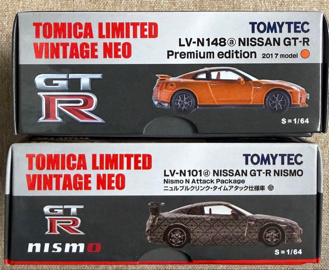 NISSAN GT-R & GT-R LV-N101d LV-N148a 2台