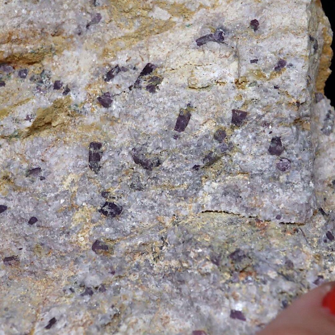 カリフォルア産 コランダム ルビー 原石 399.5g CRD100 鉱物天然石