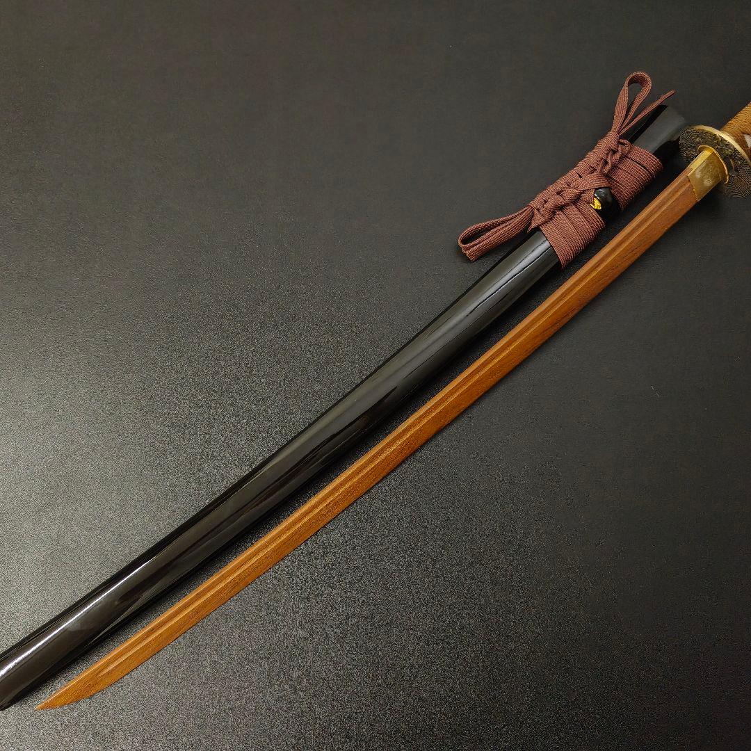 遙*人様 日本刀　模造刀　牡丹獅子の図　木製刀　硬木製　居合練習　合金装具　刀剣