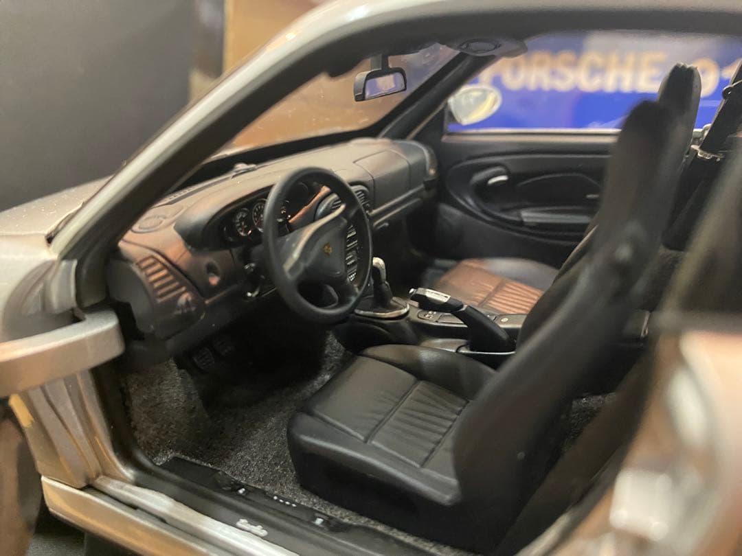1/18 オートアート ポルシェ 911 (996) ターボ ミニカー