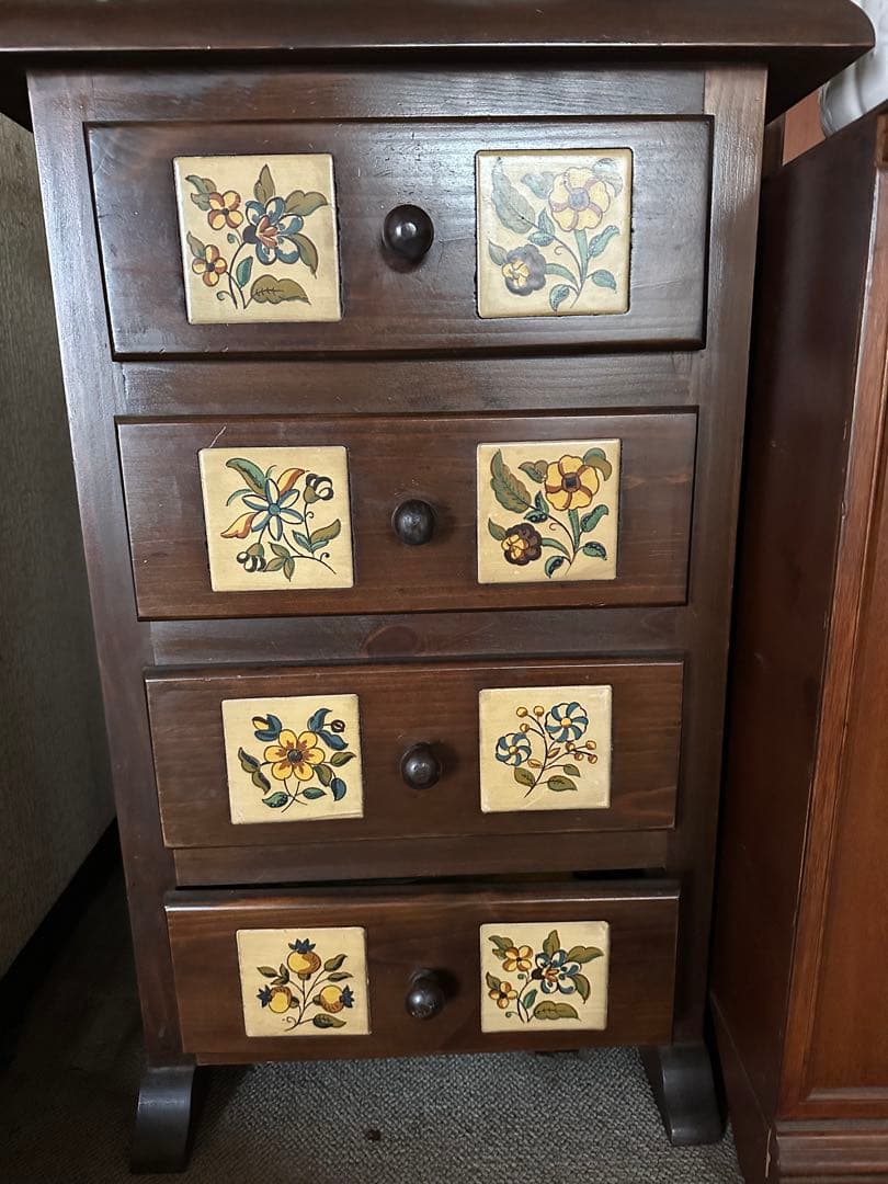 花柄装飾の木製チェスト 4段-当日出荷対応品