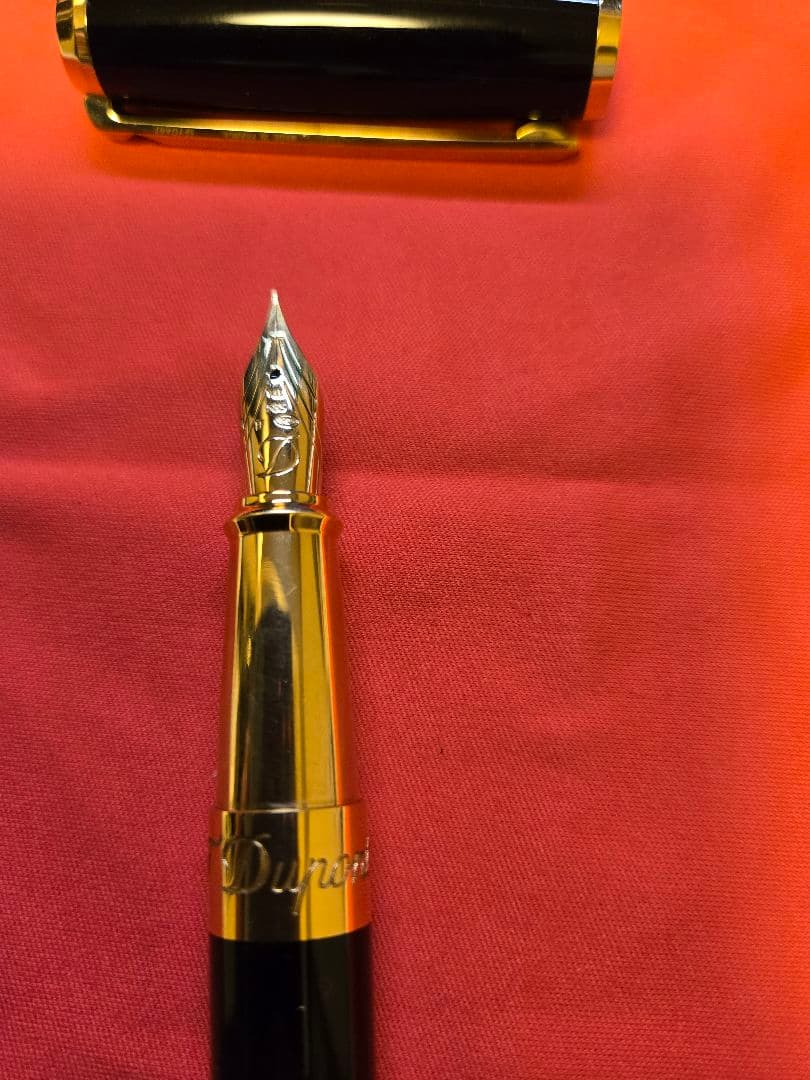 S.T. Dupont 万年筆 　ラインD　ブラックラッカー S.T. Dupont 万年筆 ラインD ブラックラッカー S.T. Dupont Line D