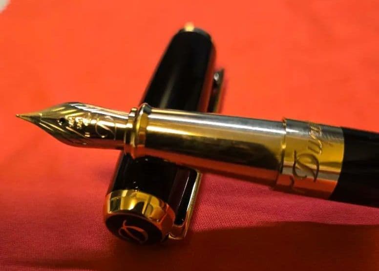 S.T. Dupont 万年筆 ラインD ブラックラッカー