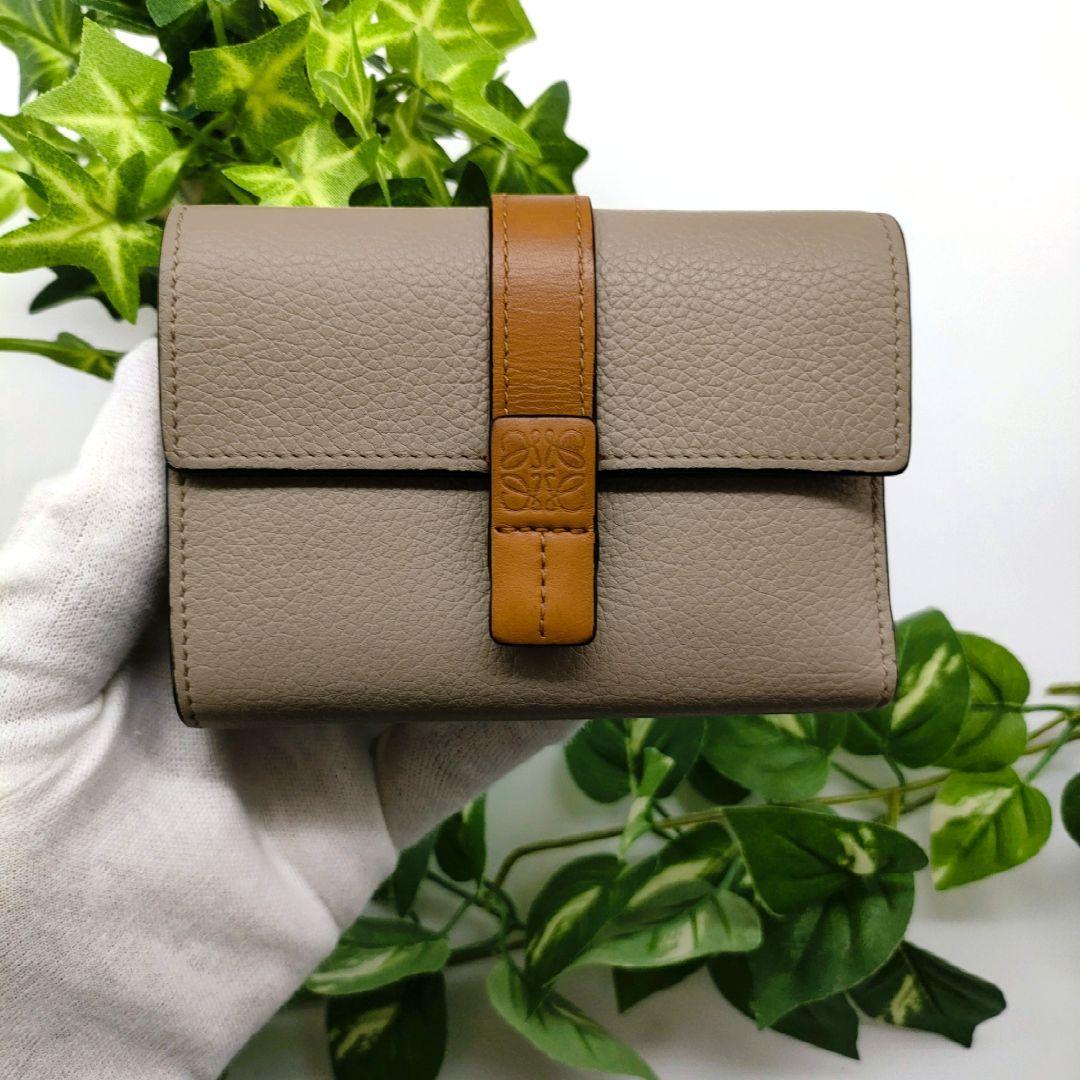 LOEWE 三つ折り財布 スモールバーティカルウォレット