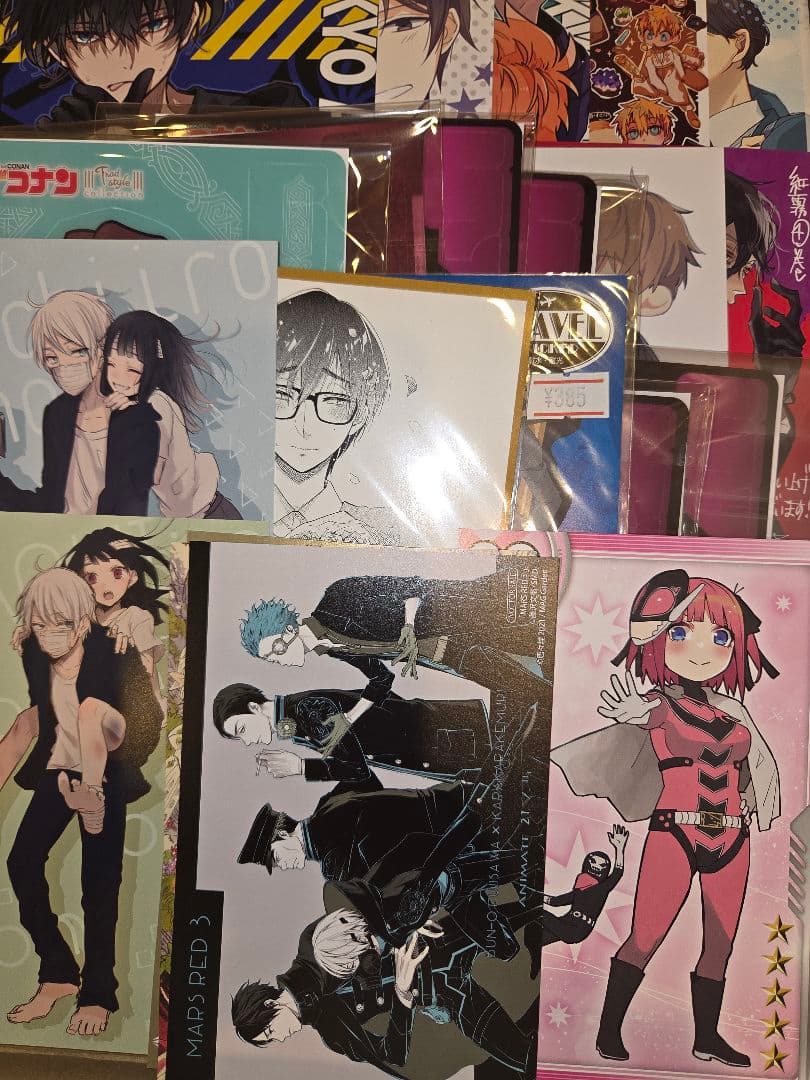 アニメグッス　大量まとめ売り　紙類・薄物・カード・シール約1000点以上