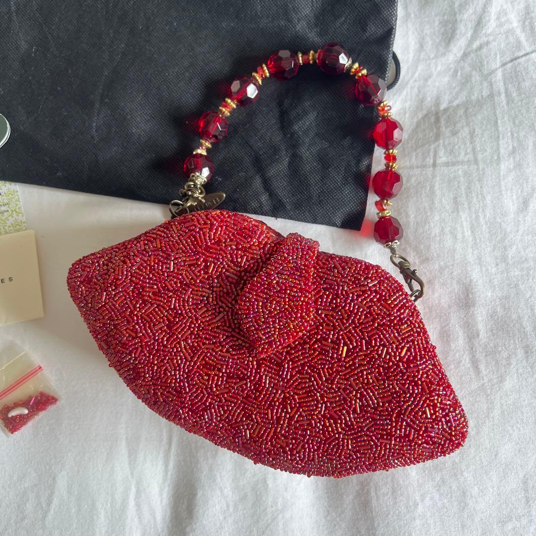 MARY FRANCES 赤 リップビーズパーティーバッグ　メアリーフランシス