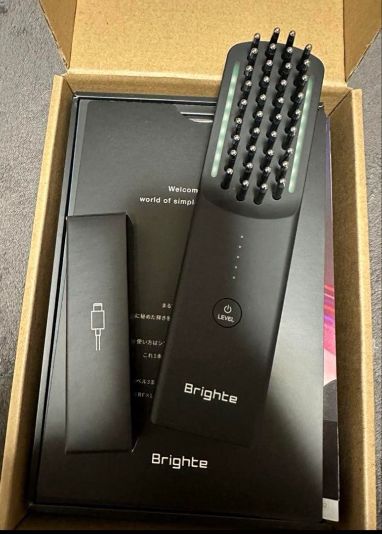 ほぼ新品 Brighte エレキブラシ　美顔器 ELEKI BRUSH 佐々木希さんがアンバサダーを務めるブライト（Brighte