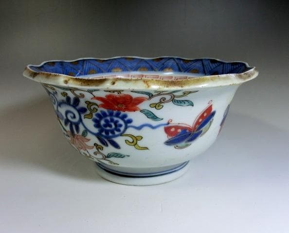 鉢■古い花唐草蝶紋 大鉢 菓子器 花弁型 時代物 骨董品(江戸後期～明治期)■