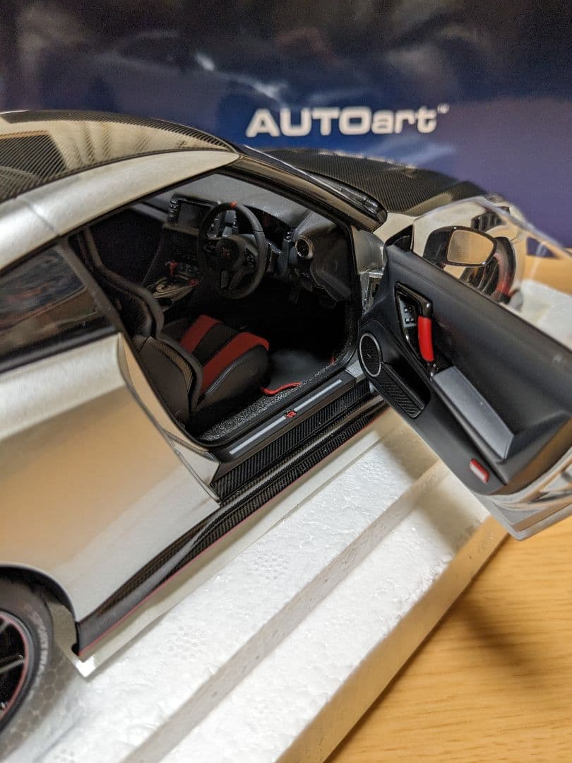 オートアート1/18　ニッサン GT-R R35 ニスモ