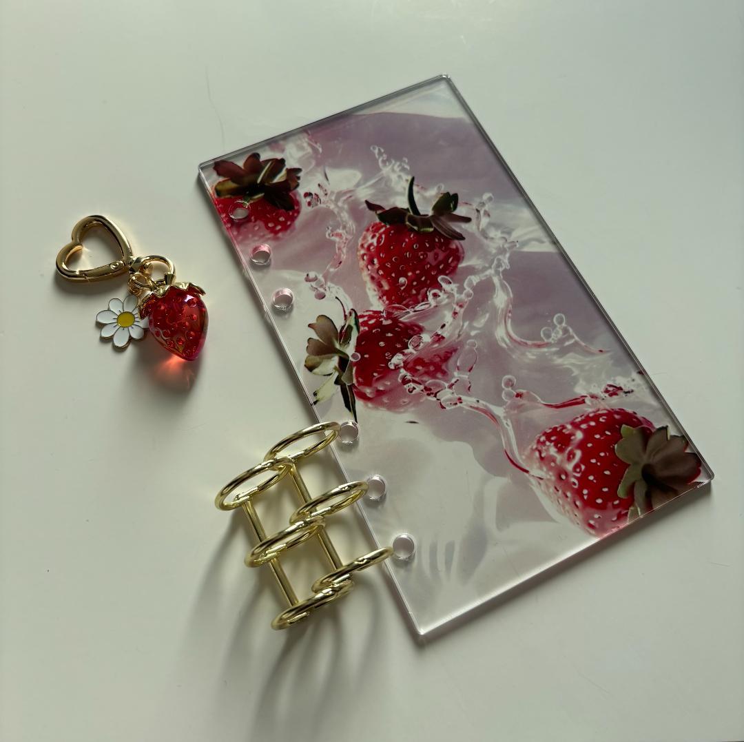 韓国♡アクリルバインダー♡いちご♡A6貯金SAVING