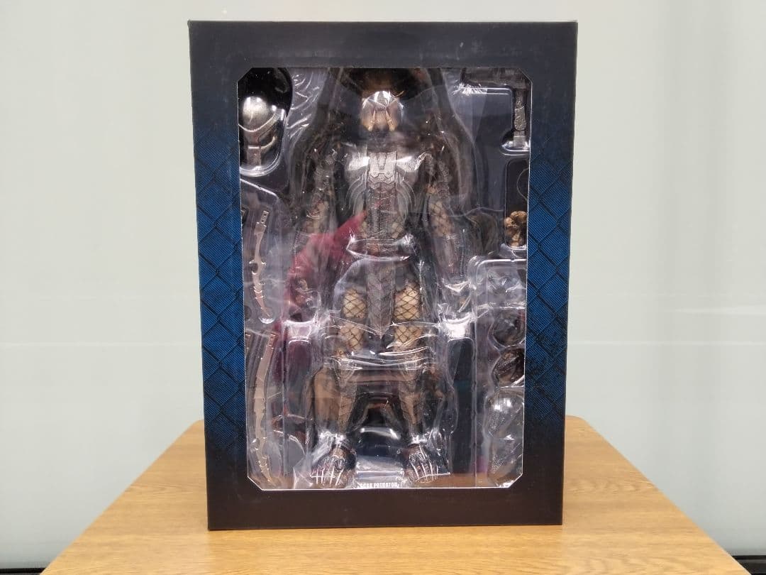 ひ*ジ様 ホットトイズ　AVP【スカープレデター（２.０版）】1/6フィギュア